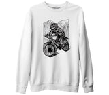 A Biker Riding in Front of the Mountains Beyaz Erkek Kalın Sweatshirt