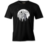 A Wolf Howling in a Starry Forest Background Black Men's Tshirt