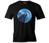 A Wolf Howling with the Blue Moon Background Black Men's Tshirt