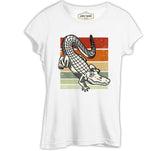 Alligator on Earth Colors Background Beyaz Kadın Tshirt