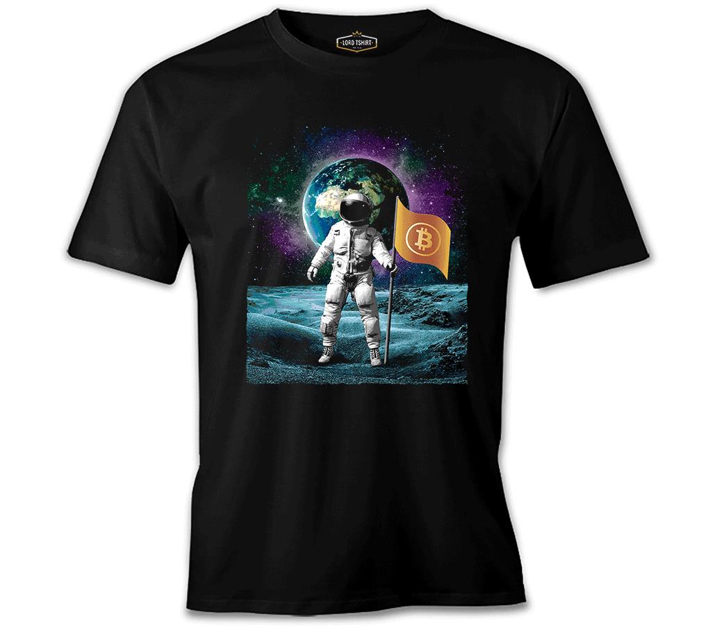Astronaut Holding Bitcoin Flag Siyah Erkek Tshirt