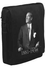 Atatürk - 1881-1938 Unisex Siyah Postacı Çanta