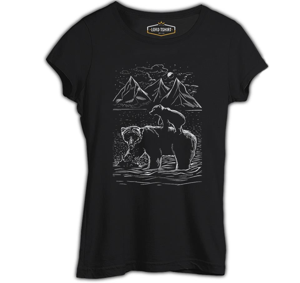 Baby and Parent Bear in the Lake Black Women's Tshirt