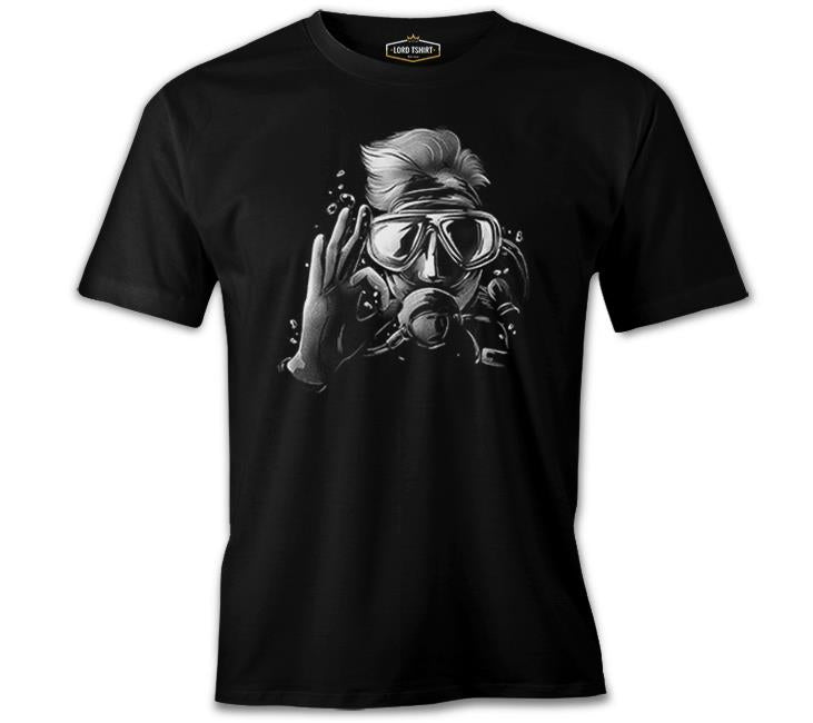 Diver Swimming Underwater Black Men's Tshirt