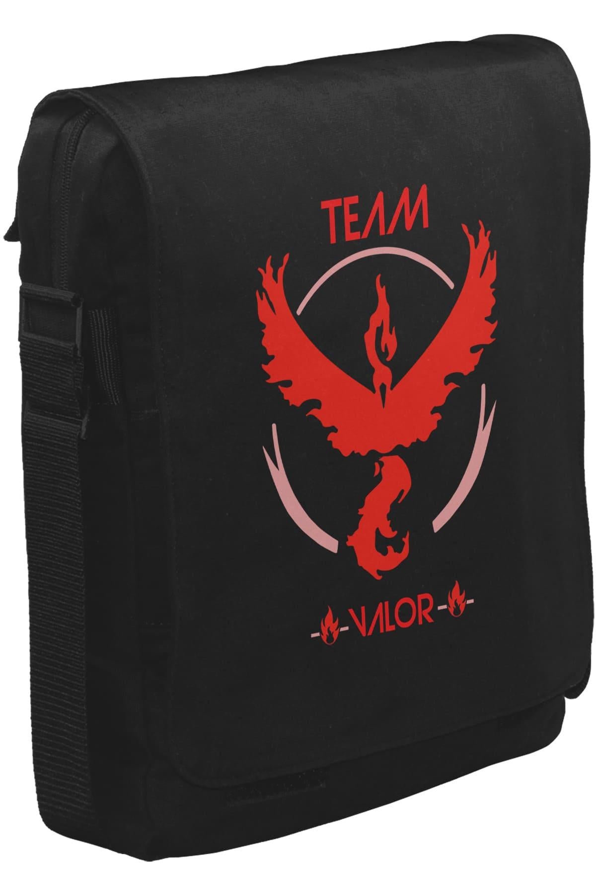 Pokemon Go - Team Valor Unisex Siyah Postacı Çanta