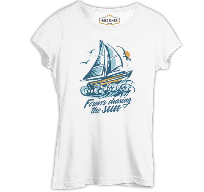 Sailing Boat Chasing the Sun Beyaz Kadın Tshirt