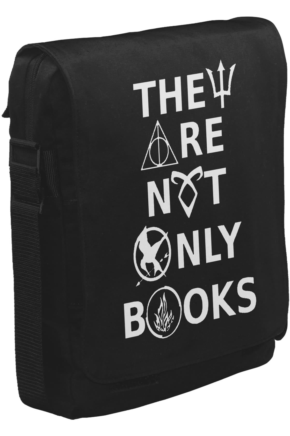 They are not Only Books Unisex Siyah Postacı Çanta